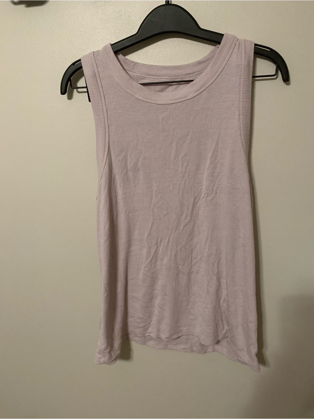 Woman’s DKNY Light Lavender Ribbed Crewneck Tank. Size XL
